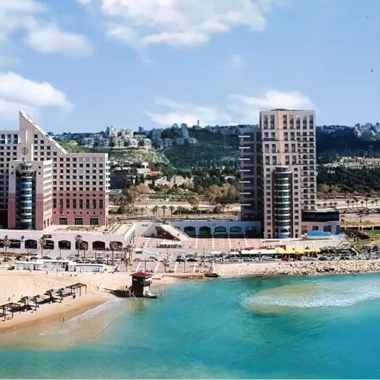 Suite On The Beach Haifa Exterior photo