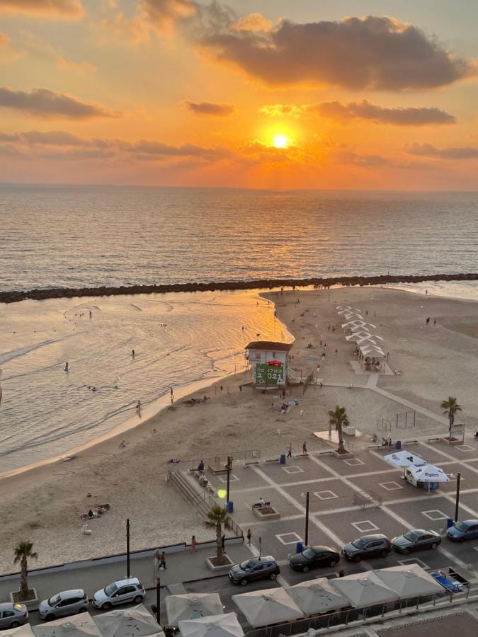 Suite On The Beach Haifa Exterior photo