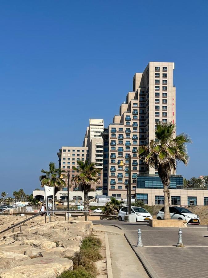 Suite On The Beach Haifa Exterior photo