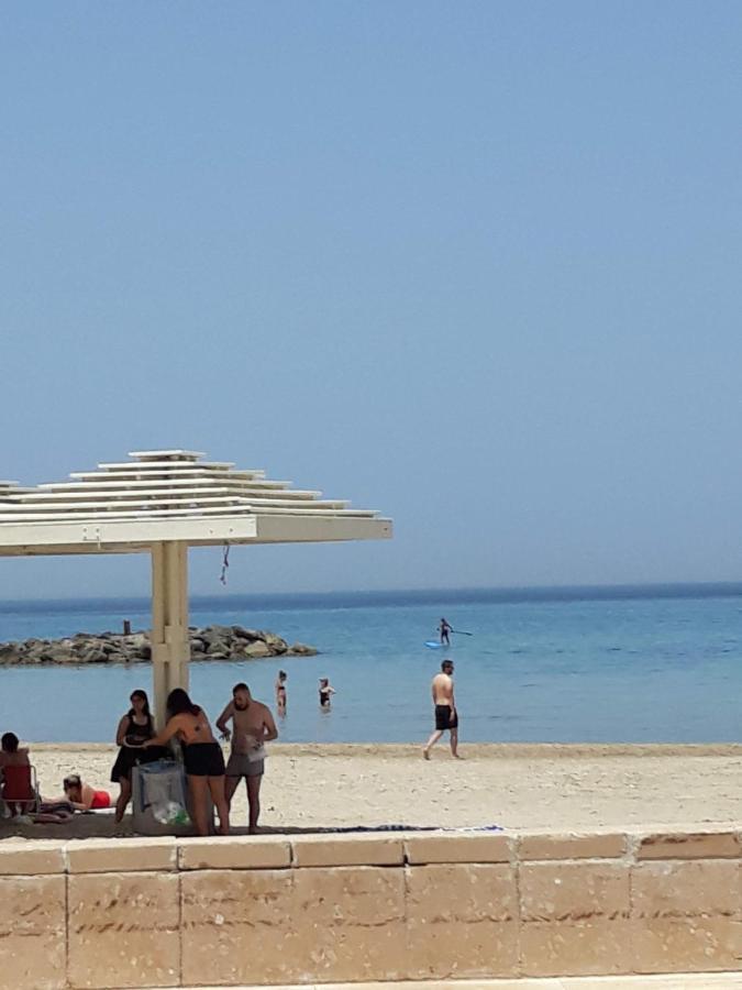 Suite On The Beach Haifa Exterior photo