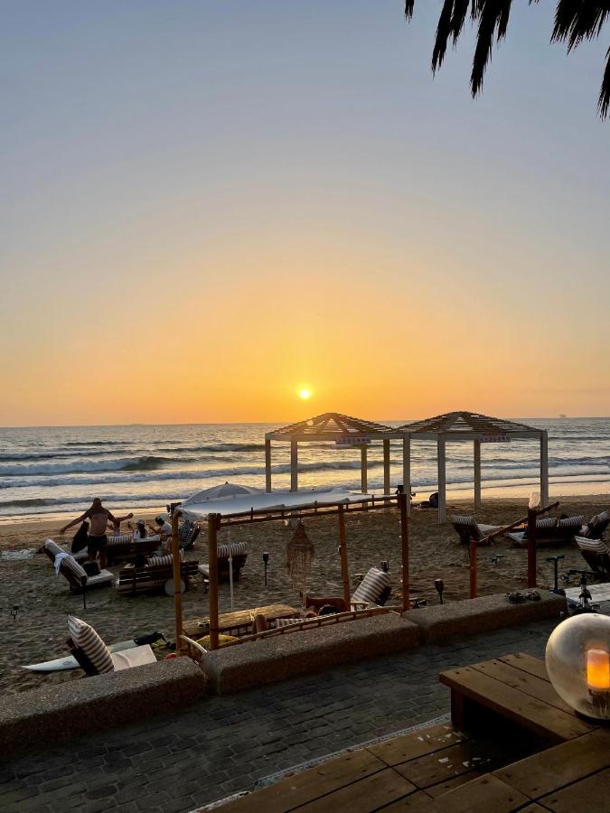 Suite On The Beach Haifa Exterior photo