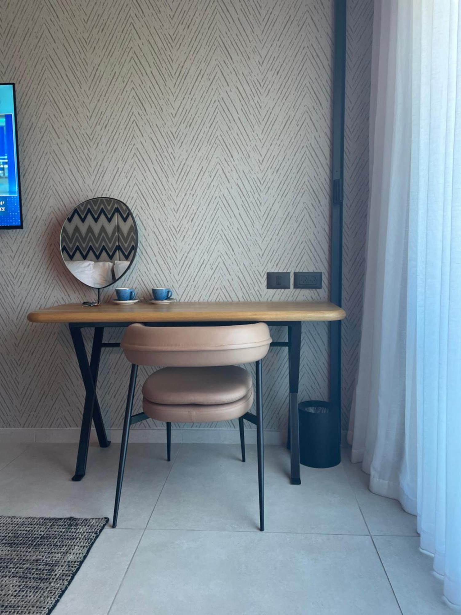 Suite On The Beach Haifa Exterior photo